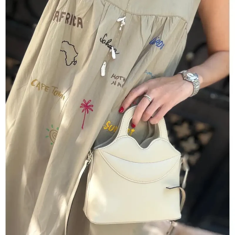 Bolso Labio 2.0. Ltd -40% descuento automático.