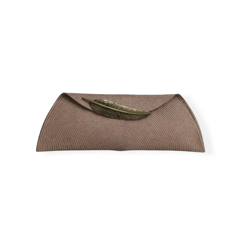 Cartera invitada y eventos, con adorno pluma