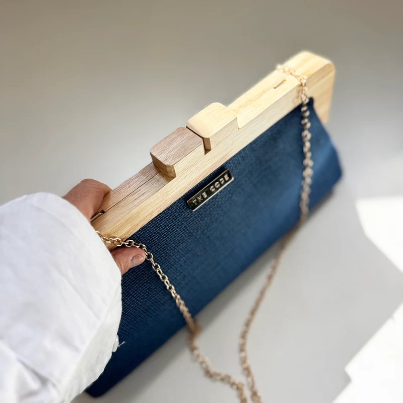 Clutch Sahara azul