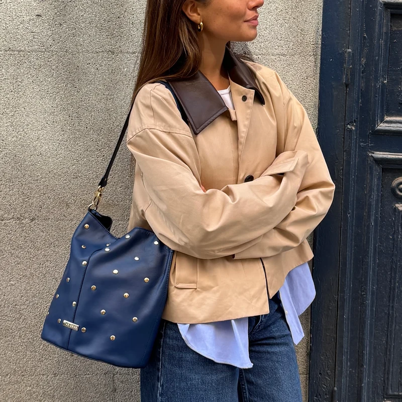 Bombonera JULIETA tachas azul navy