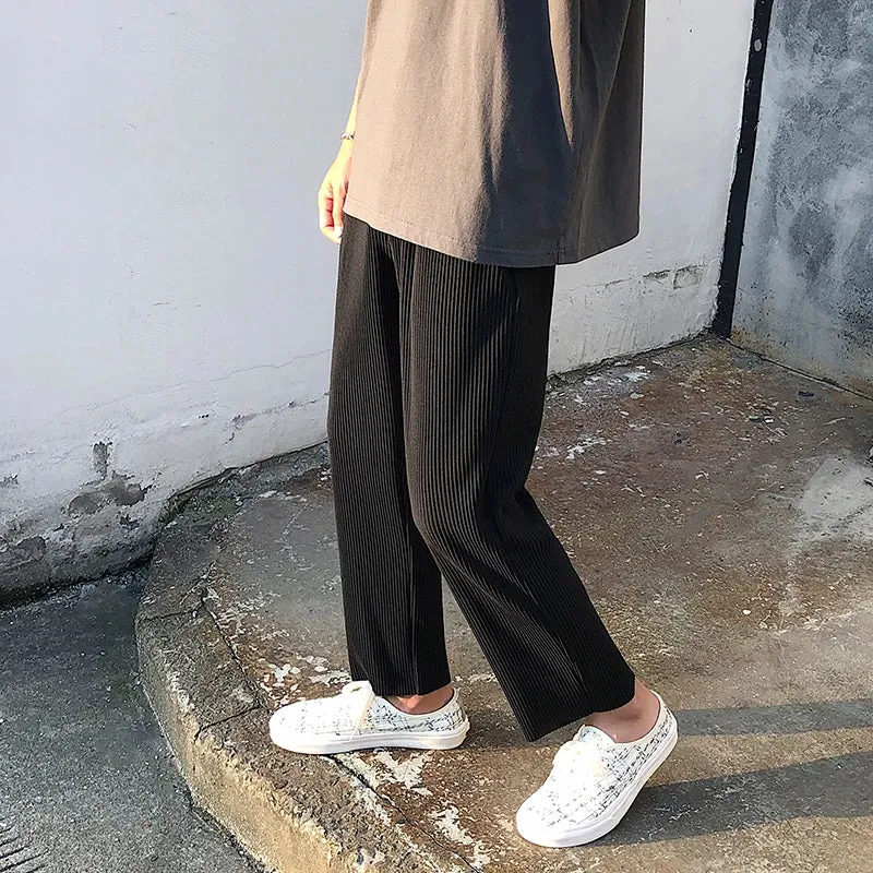 Pleated pants