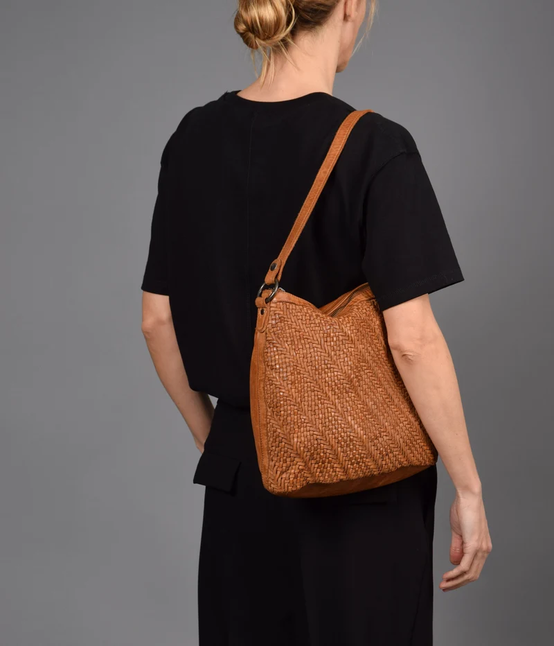 Bolso de hombro de piel THB Plow