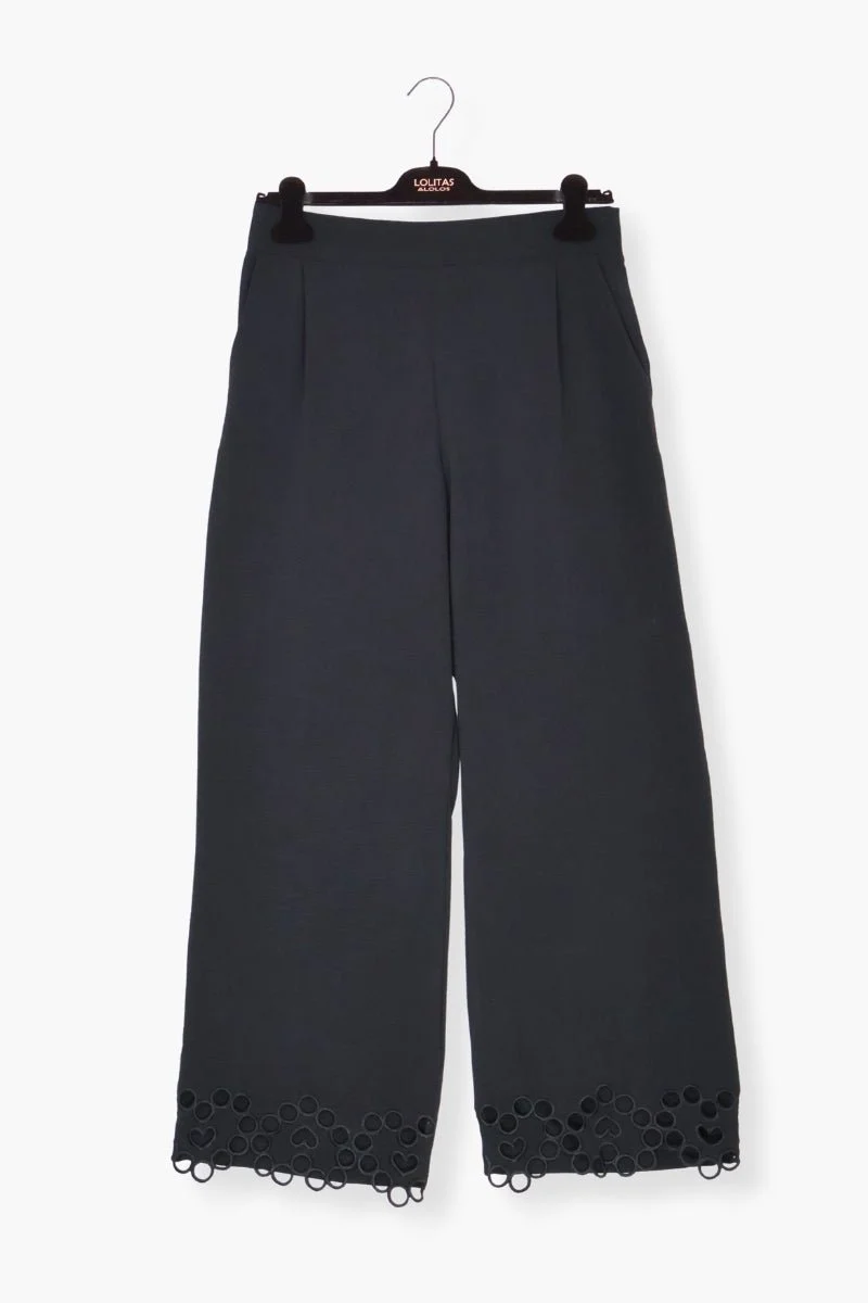 Pantalón Preloved negro pinzas con bordado calado LolitasyL