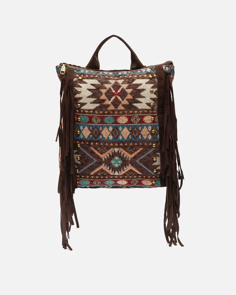 Vana mochila jacquard con flecos y detalles metálicos