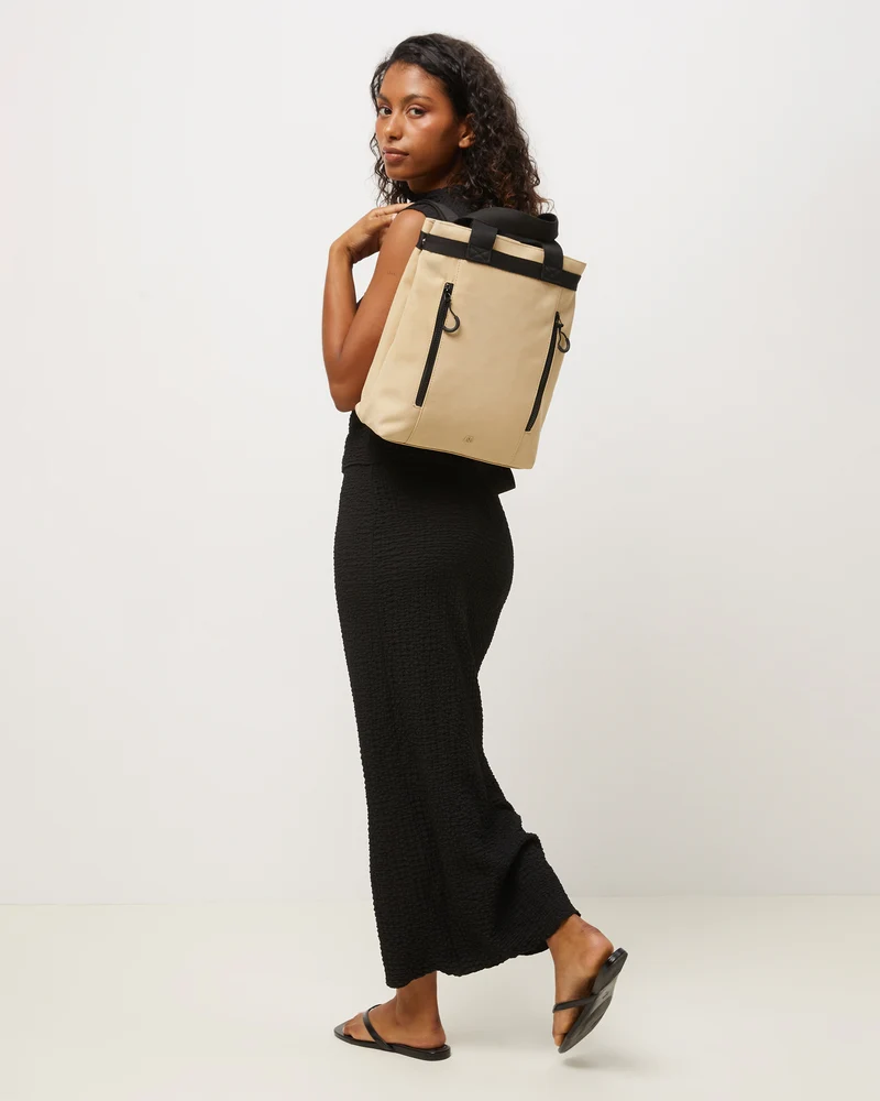 Ginebra mochila con asa bandolera extraíble