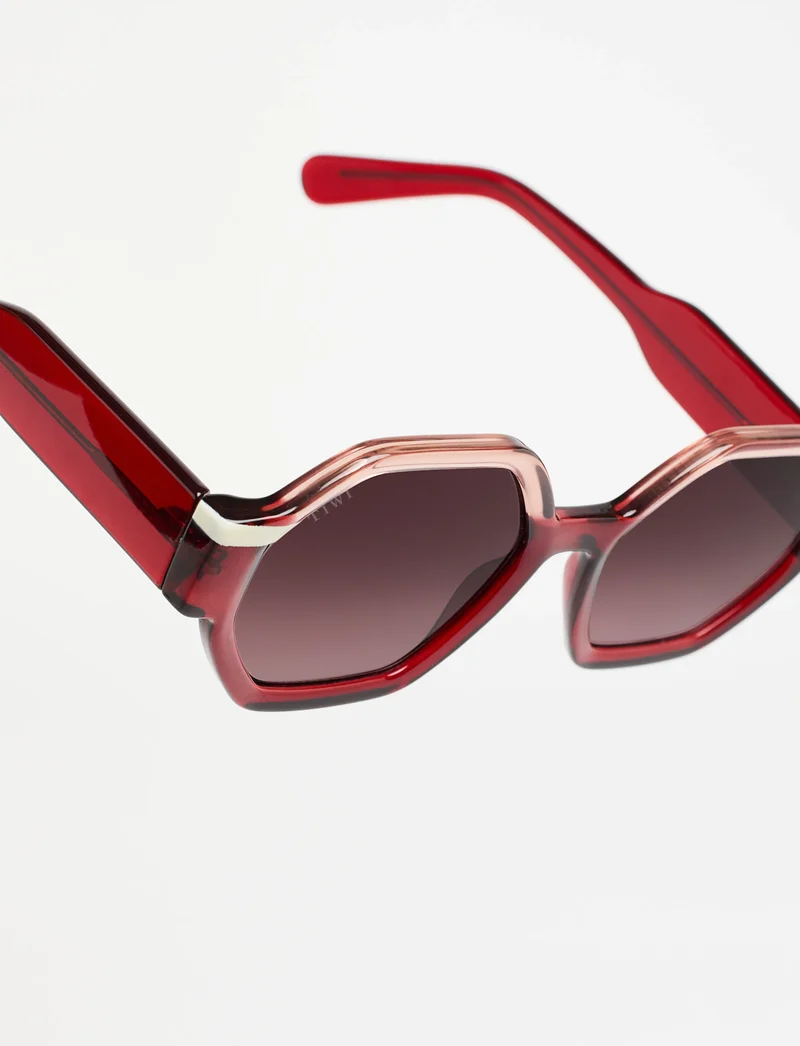 Gafas VALETTE de estética purista, líneas rectas y montura ligera