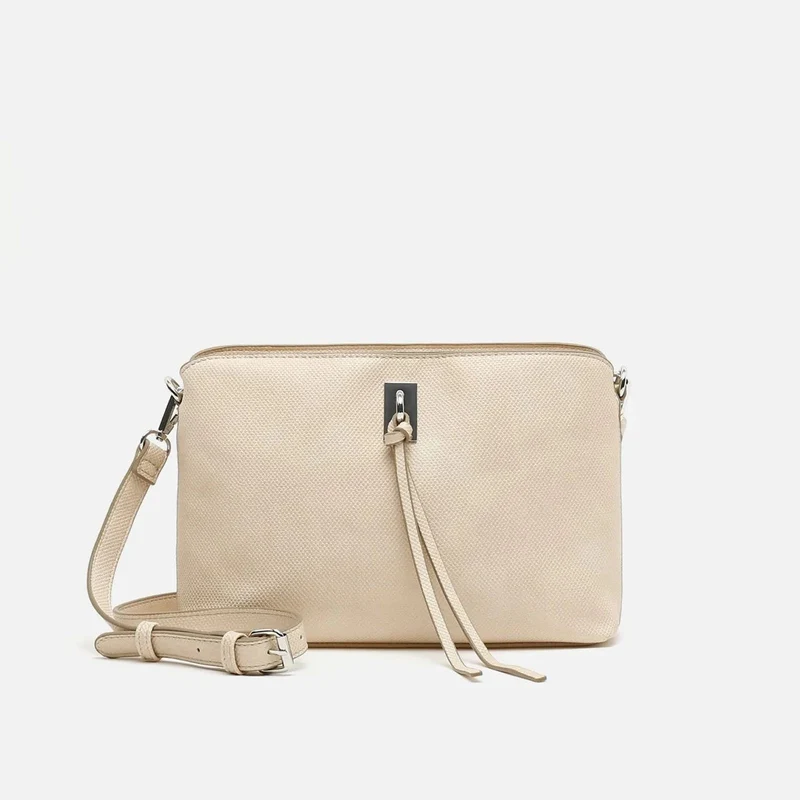 Engri bolso bandolera pequeño con detalles metálicos