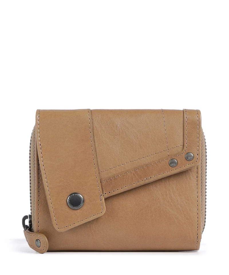 Aunts & Uncles Grandma's Luxury Club Lotta Monedero iced coffee